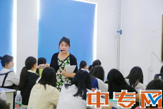 中專升大專的方法，初中生及家長速看！_西安醫(yī)藥科技職業(yè)學(xué)校