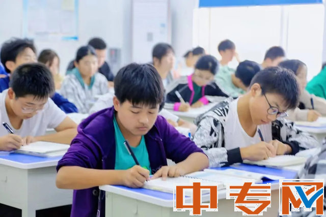 中專升大專的方法，初中生及家長速看！_西安醫(yī)藥科技職業(yè)學(xué)校