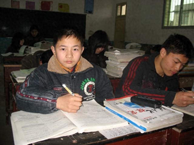 十四歲初中沒畢業(yè)能上技校嗎？